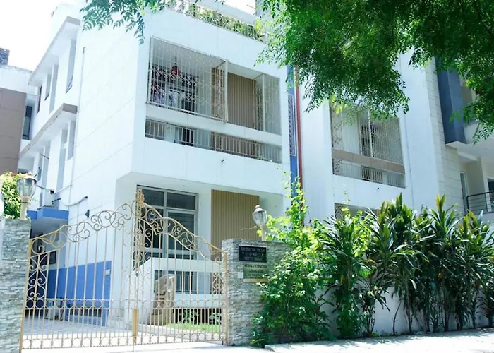 Room In Villa - Nice Boutique Guest House In South Delhi Near Aiims,Nift,Srifort